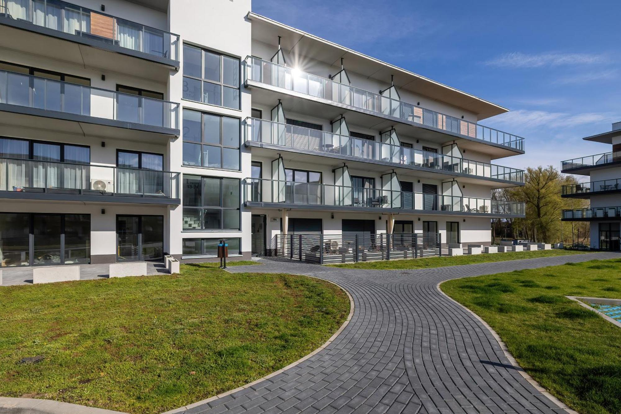 Wellness & Spa Resort Dziwnow Riverfront Apartments With Parking By Noclegi Renters Exterior photo